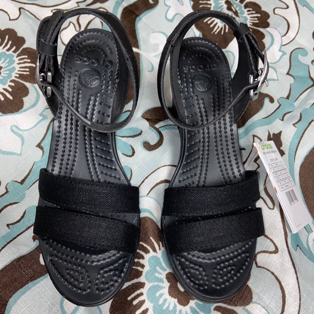 NWT Crocs Leigh Sandals